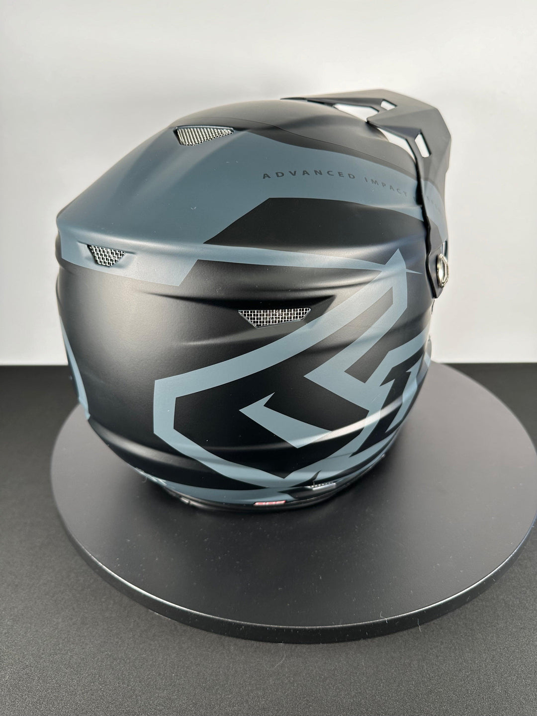 6D ATR-2 Torque Helmet - Charcoal