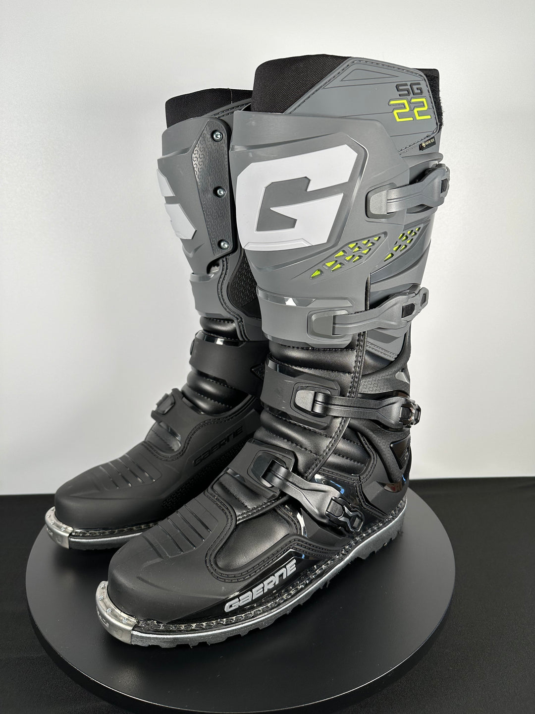 Gaerne SG-22 Gore-Tex Enduro Boots - Anthracite