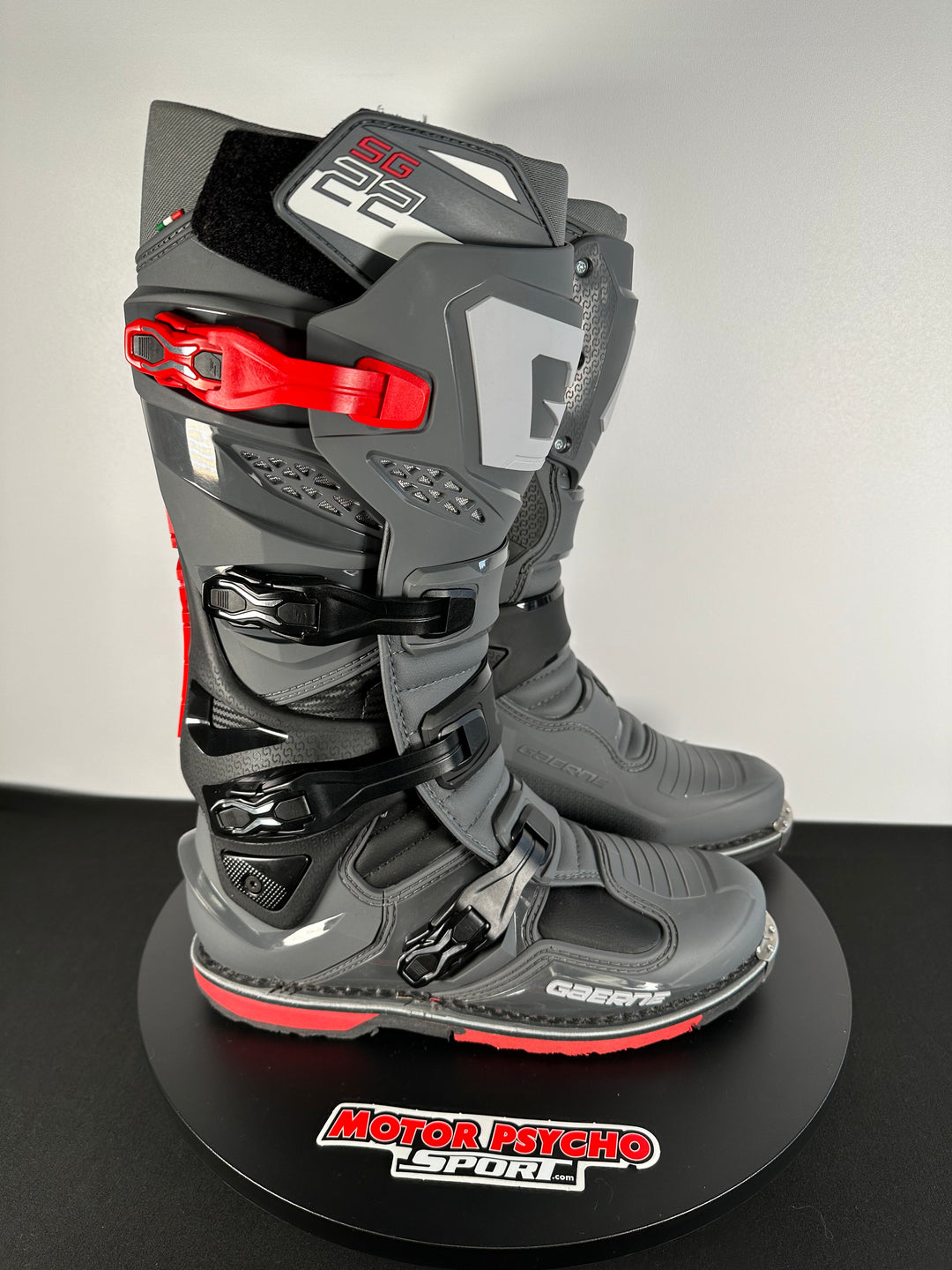 Gaerne SG-22 Boots - Anthracite/Black/Red