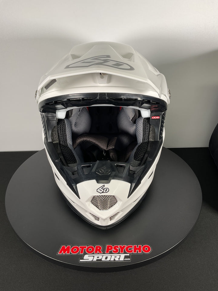 6D ATR-2 Solid Helmet - Gloss White - Size M - MISSING BOX