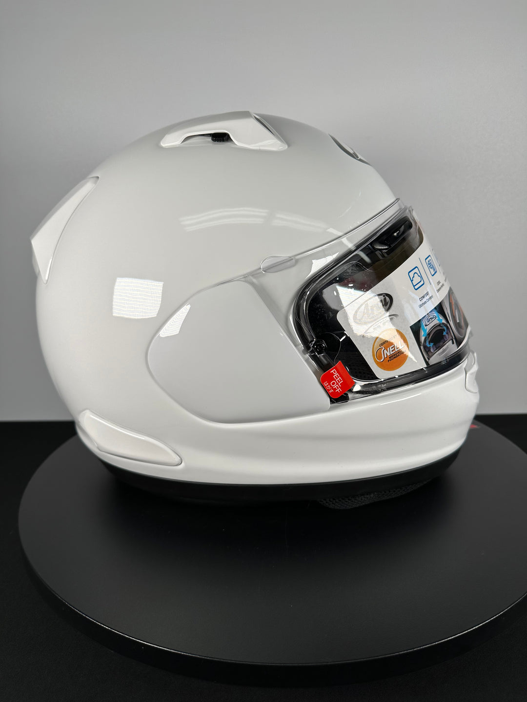 Arai Signet-X Helmet - White - Size Medium - OPEN BOX