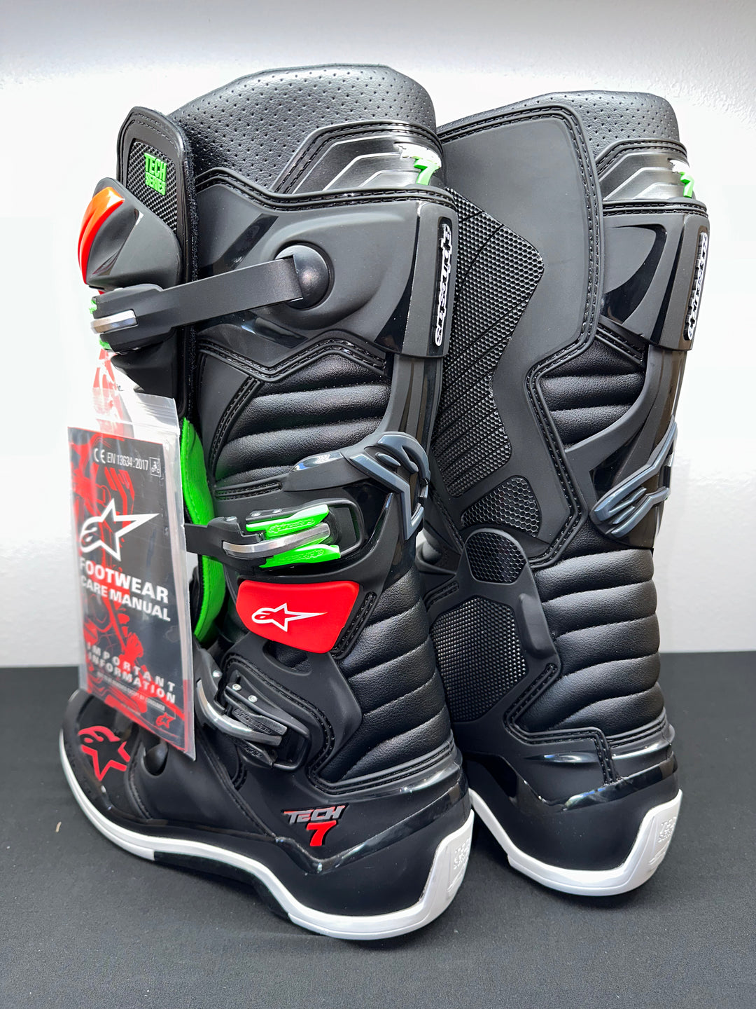 Alpinestars Tech 7 Boots - Black/Red/Green Size 10