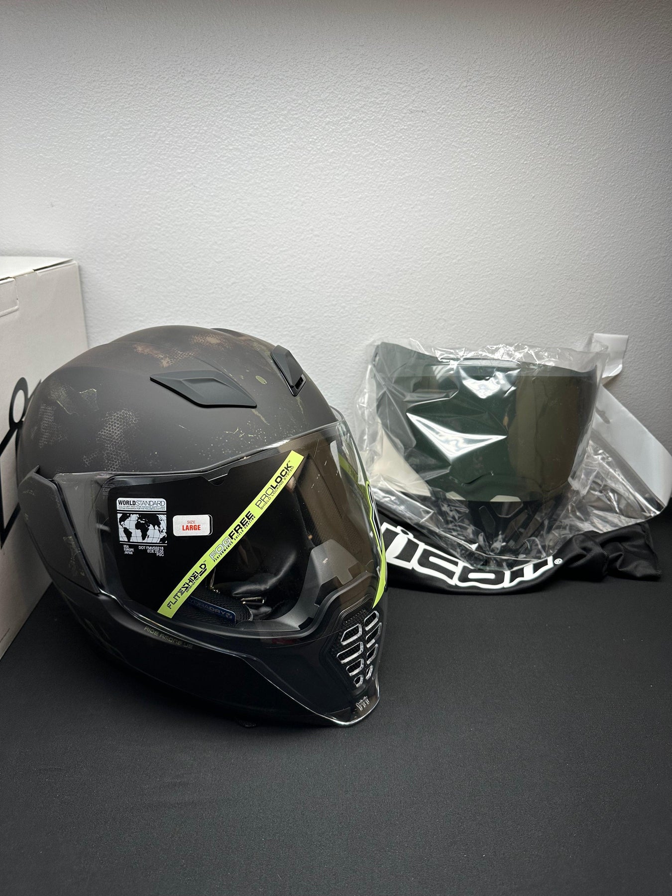 Icon Airflite Demo MIPS Black Helmet Size Large - Open Box - Motor